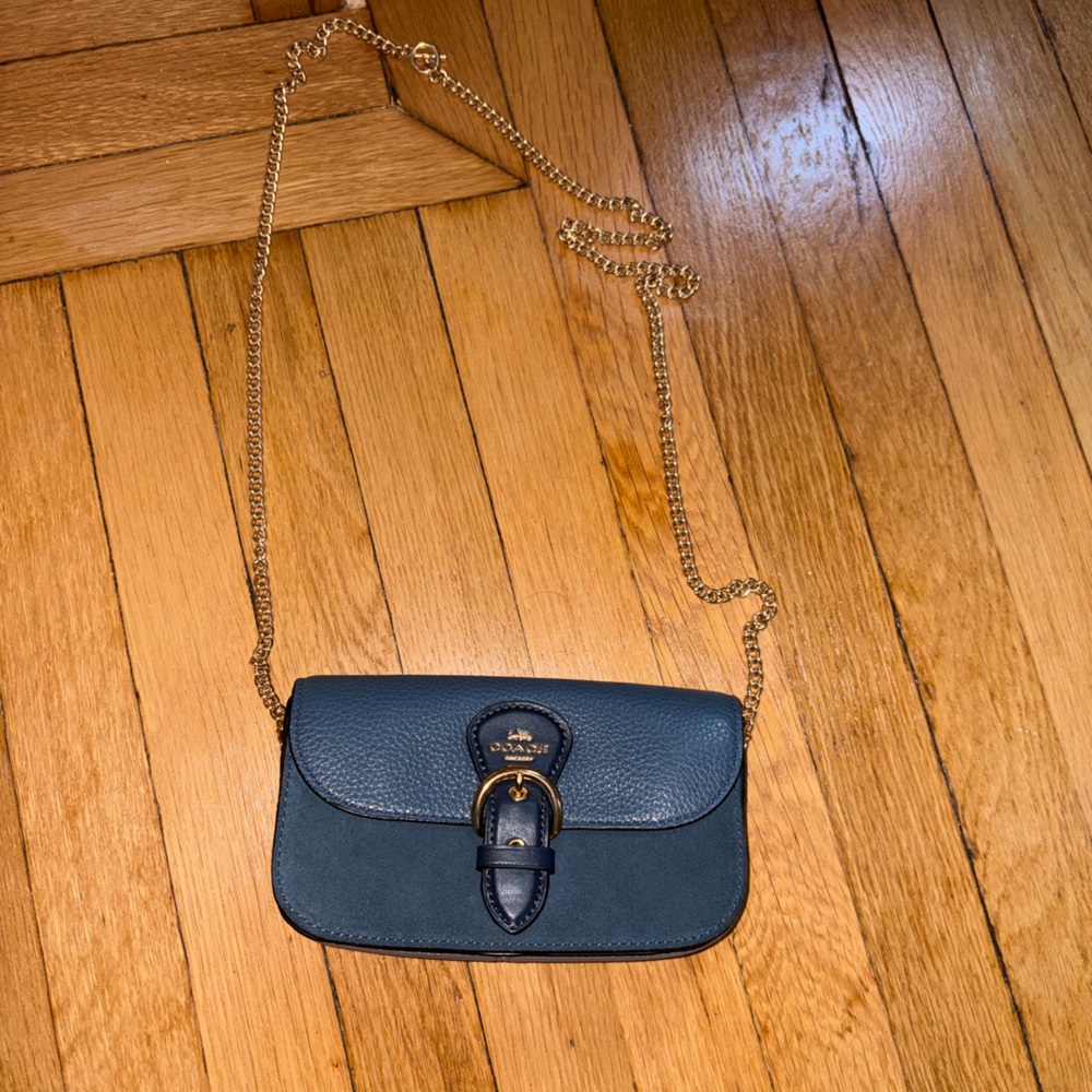 Coach Teal Light Blue Leather Crossbody with Gold Chain Strap NEVER WORN! - Picture 5 of 5